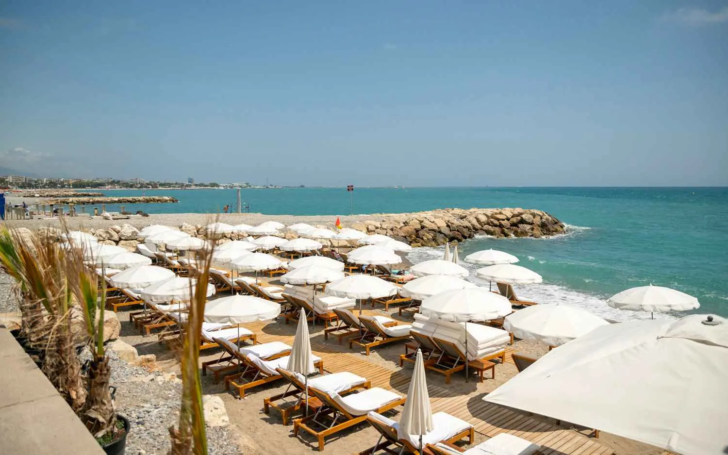 La Spiaggia Plage Cagnes sur Mer Beach Club Reviews Info la-spiaggia-plage-cagnes-sur-mer-beach-club-reviews-info